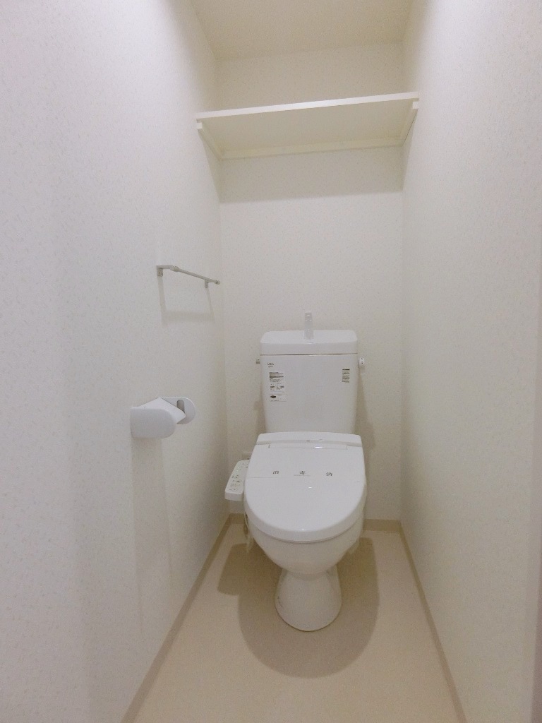 トイレ　ウォシュレット設置済みです。