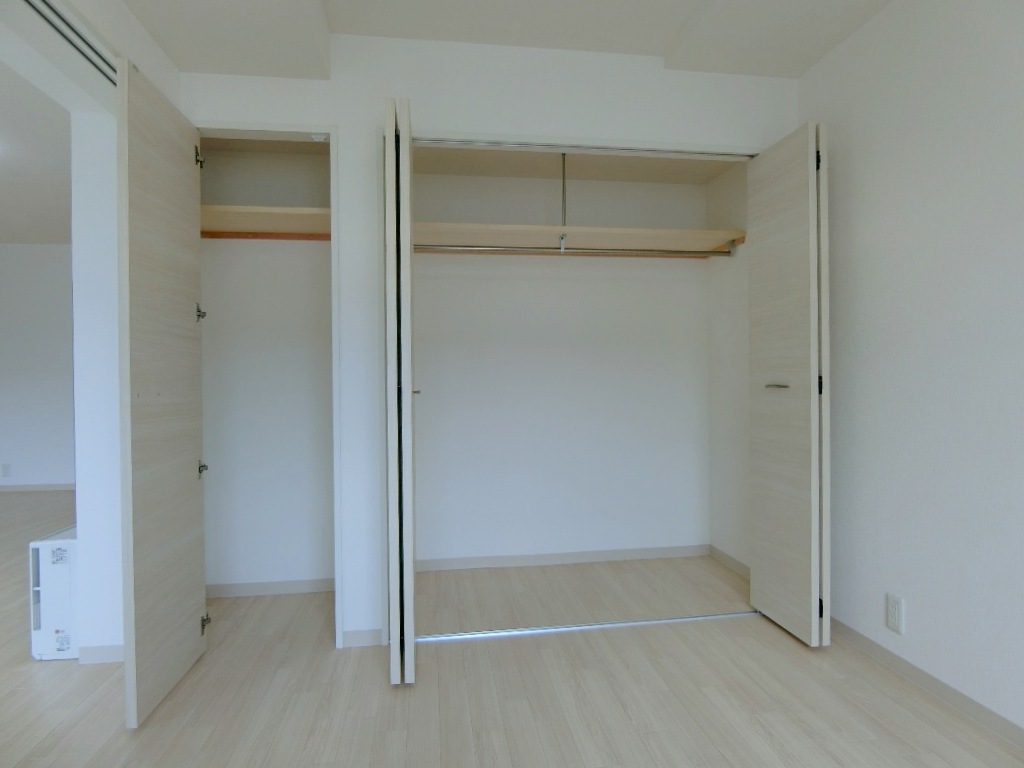 収納　壁一面のクローゼットです♪