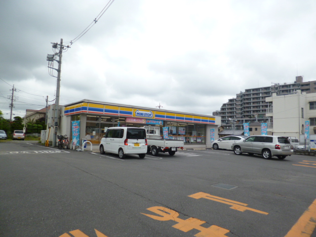 コンビニ　ミニストップ 日野栄町店（コンビニ）まで889m
