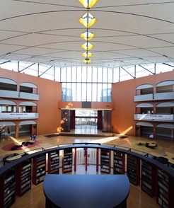 中学校　私立名古屋国際中学校（中学校）まで912m