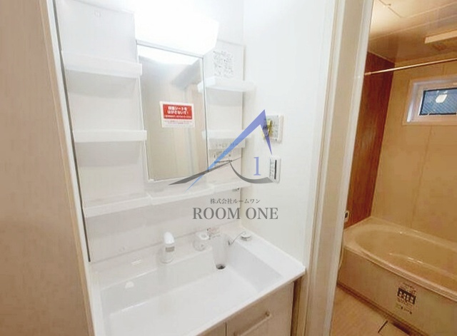 洗面設備　独立洗面台です。