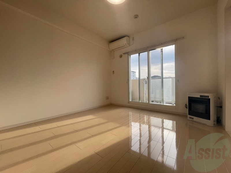 居室・リビング　広くてキレイなお部屋が広がっていて、充実した生活が送れそう。