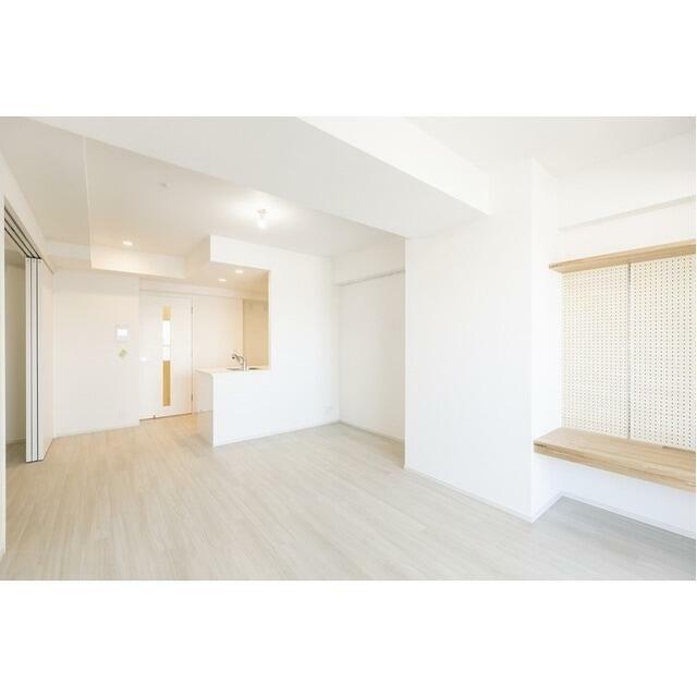 居室・リビング　13.9帖のきれいなLDK。