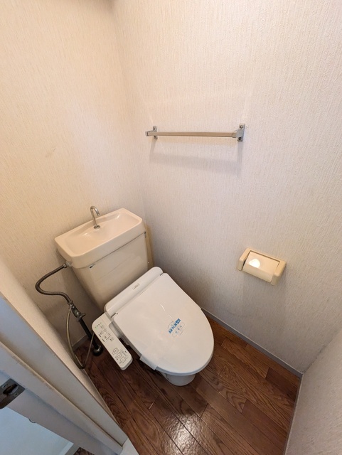 トイレ　温水洗浄便座