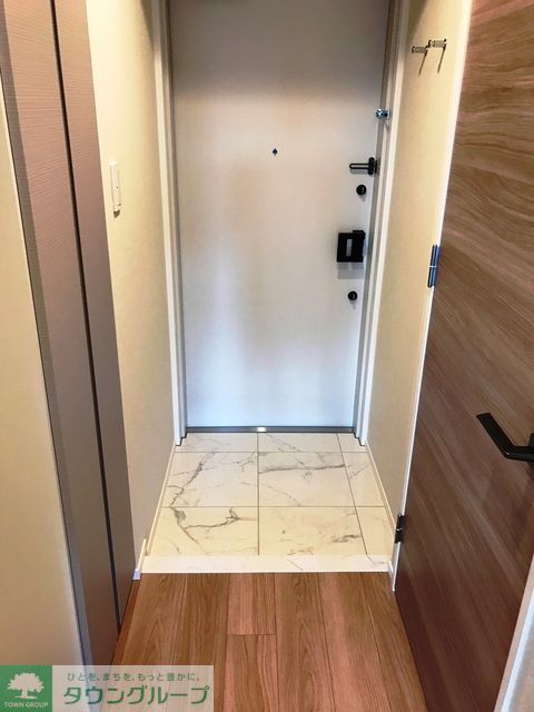 玄関　※写真は同タイプ住戸です。