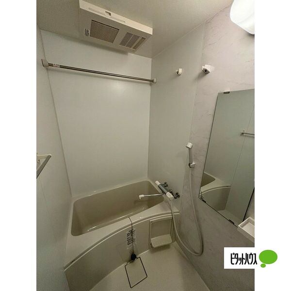 バス・シャワールーム　※同物件別部屋写真