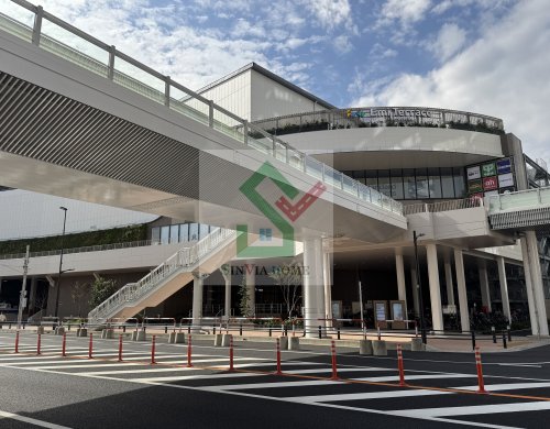 ショッピングセンター　エミテラス所沢（ショッピングセンター）まで529m