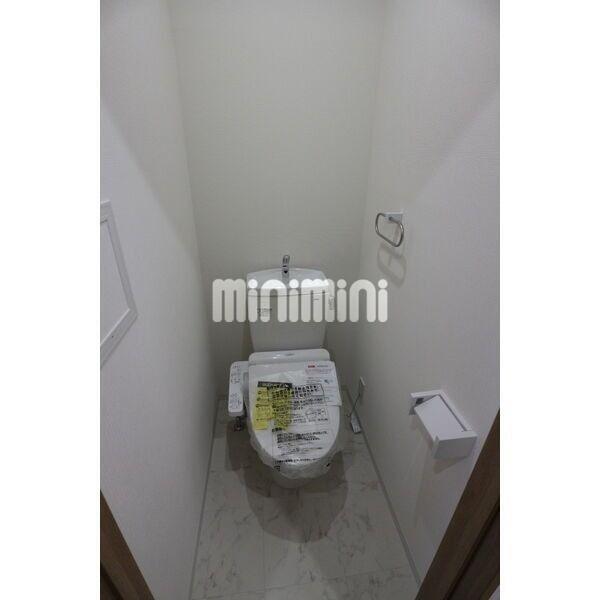 トイレ　室内洗濯機置き場です