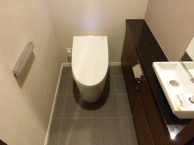 トイレ　トイレ