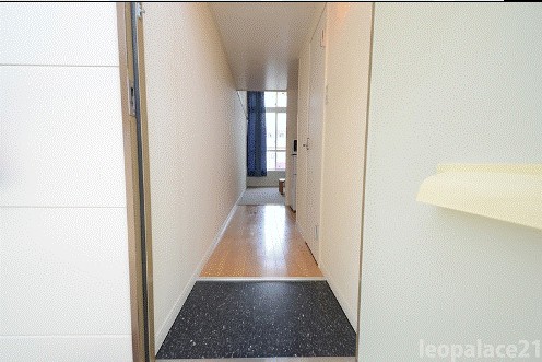 玄関　備品や設備仕様は号室等により異なります現地をご確認下さい。