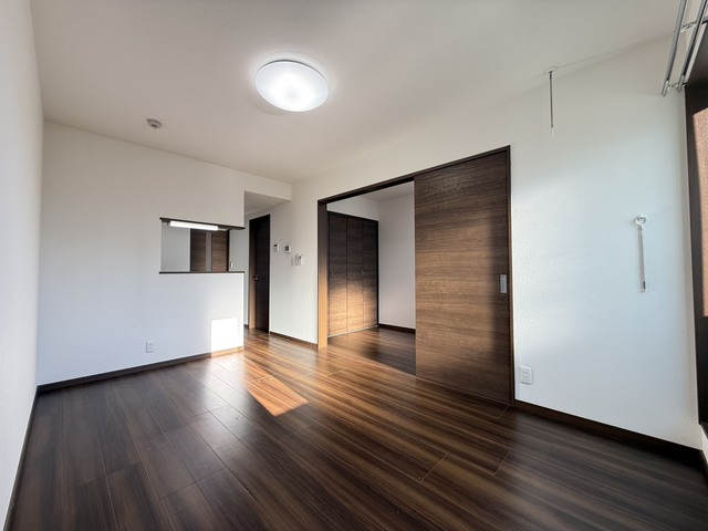 居室・リビング　別部屋参考写真です