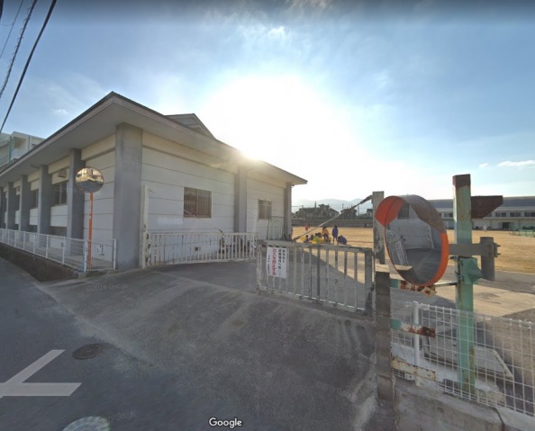 中学校　片塩中学校（中学校）まで1500m