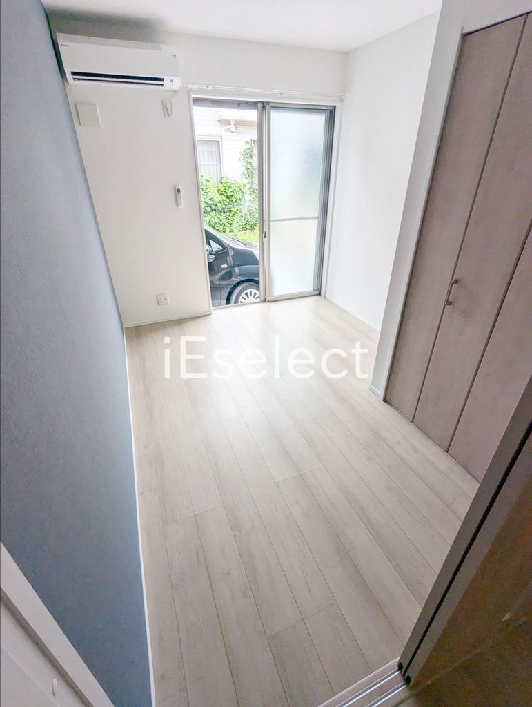 居室・リビング　アクセントクロスがオシャレですね！