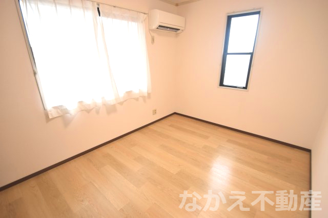 その他部屋・スペース　開放的な寝室です