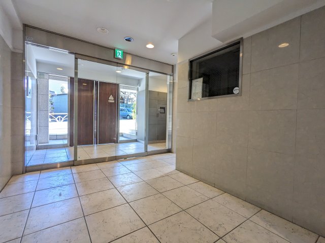 ロビー　建物の内部です