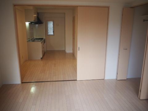 居室・リビング　室内