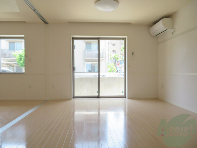 居室・リビング　広くてキレイなＬＤＫが広がっていて、充実した生活が送れそう。