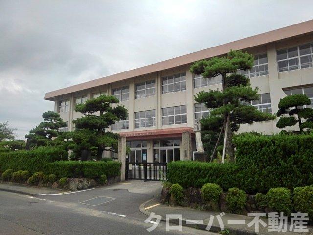 その他　三豊市立比地大小学校まで900m