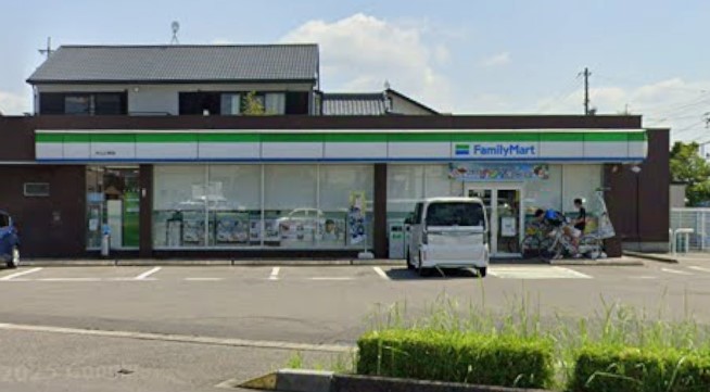 コンビニ　ファミリーマート 犬山上野店（コンビニ）まで161m