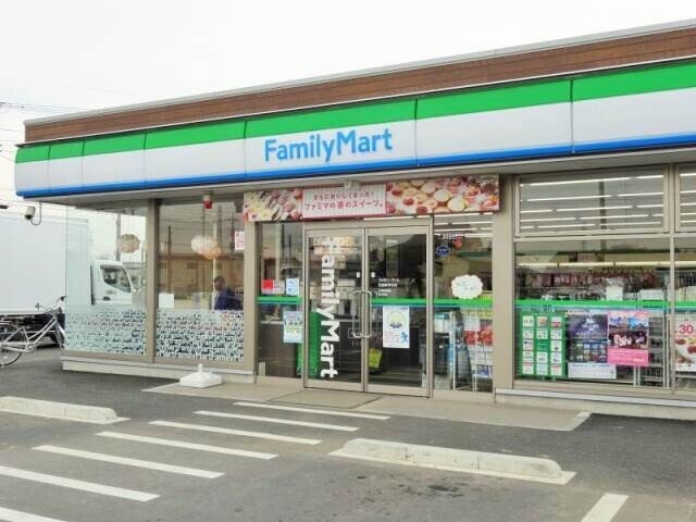 コンビニ　ファミリーマート札幌二十四軒4条店（コンビニ）まで520m