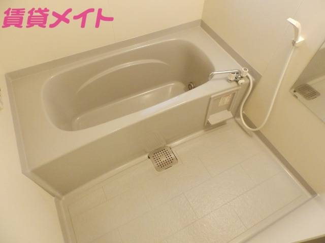 バス・シャワールーム　同物件別部屋参考写真です。