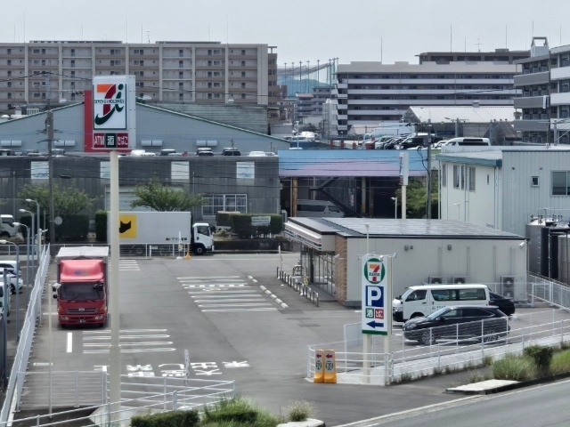 コンビニ　セブンイレブン福岡松田１丁目店（コンビニ）まで803m