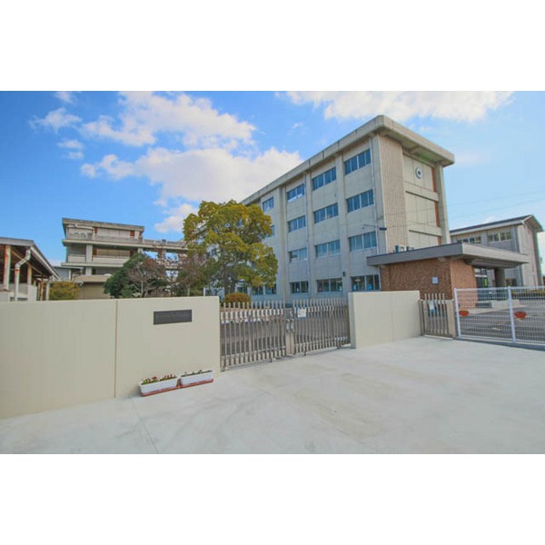 小学校　岡山市立平井小学校（小学校）まで1437m