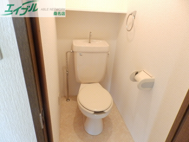 トイレ　トイレ別部屋の写真です