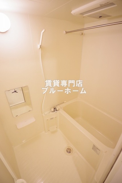 バス・シャワールーム　浴室乾燥機能付きお風呂です！