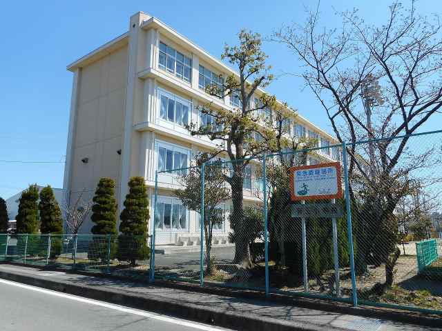 小学校　有玉小学校（小学校）まで678m