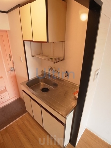 キッチン　※同タイプの他のお部屋です