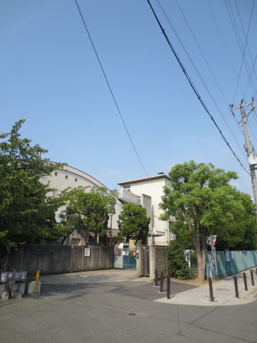 小学校　門真市立上野口小学校（小学校）まで84m