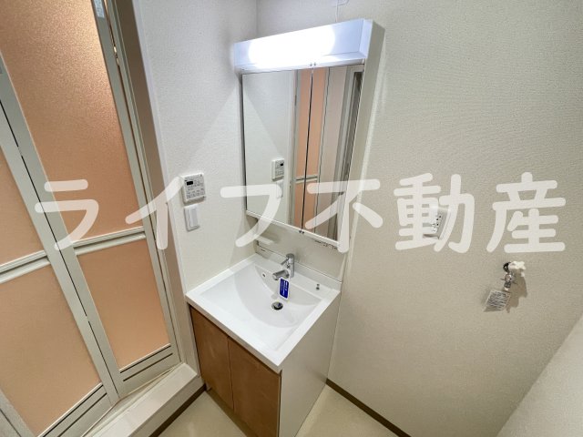 洗面設備　独立洗面台です