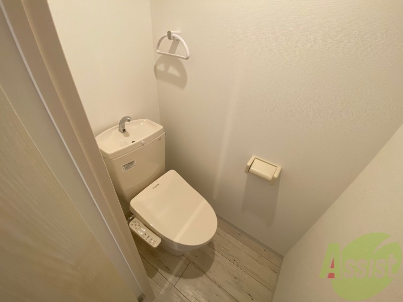 トイレ　こちらはトイレです。清潔感があり、安心して使用できます。