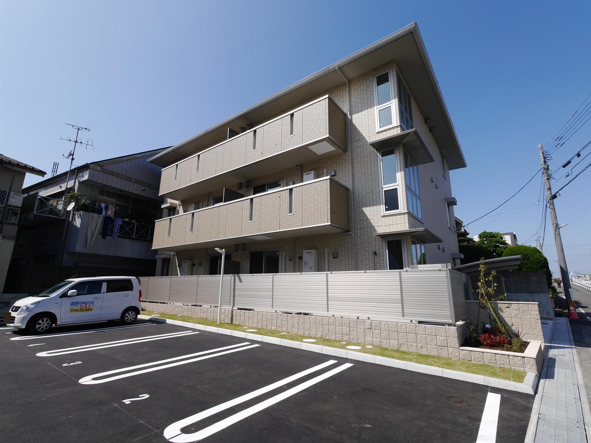 建物外観　建築中