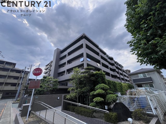 建物外観　オートロック付きで安心です♪