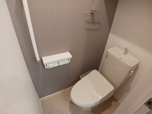 トイレ　落ち着いたトイレです