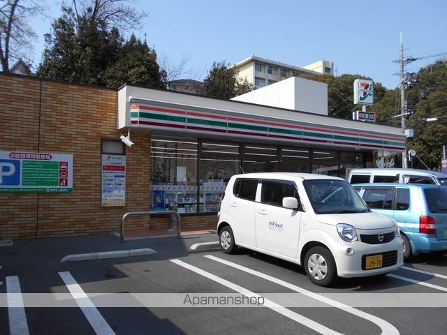 コンビニ　セブンイレブン（コンビニ）まで656m