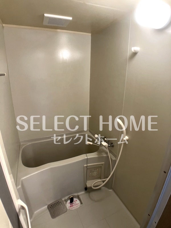 バス・シャワールーム　落ち着いた空間のお風呂です