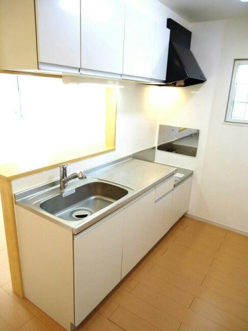 キッチン　コンパクトなキッチンで掃除もラクラク