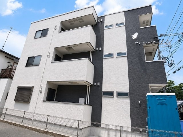 建物外観　建設中