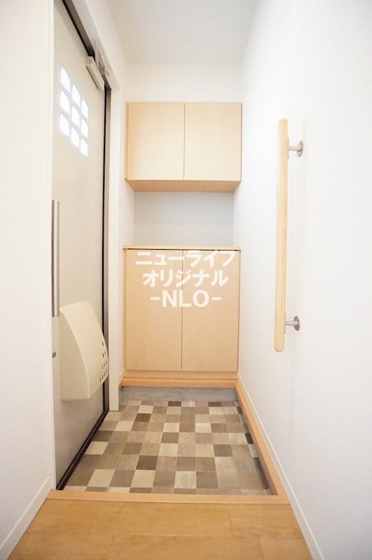 玄関　上下に分かれたシューズボックス付☆