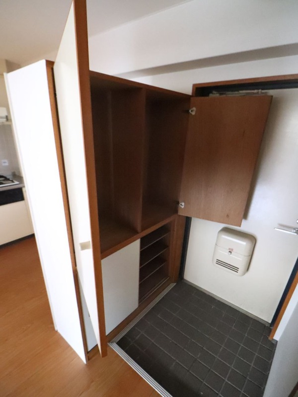 玄関　玄関収納