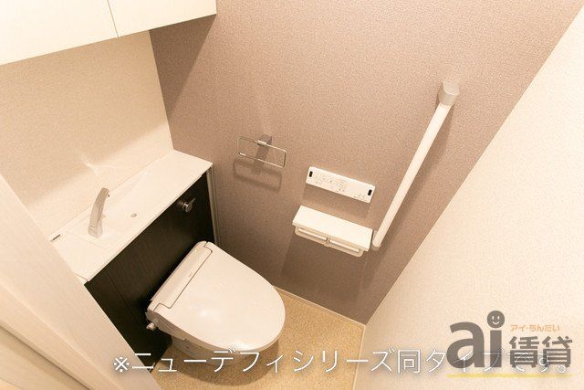 トイレ　※同仕様写真