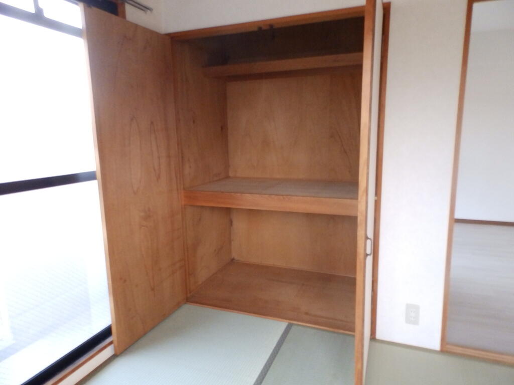 収納　各部屋あります