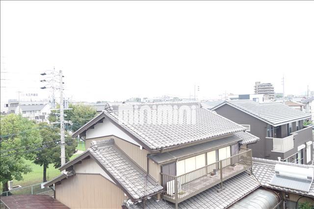その他共有部分　お部屋前の廊下です。