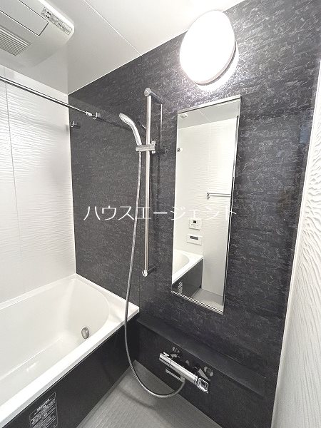 バス・シャワールーム　綺麗なお風呂です。※参考画像
