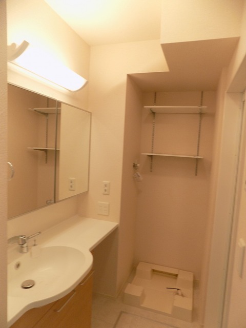 洗面設備　同一施工会社同一仕様写真