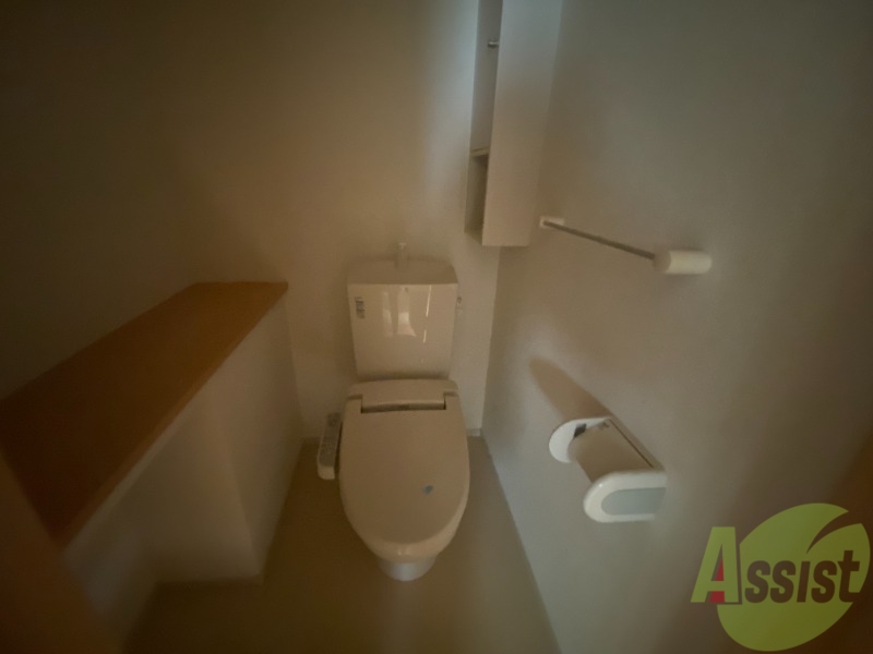 トイレ　ウォシュレット機能がついたトイレです。安心して使用できますね
