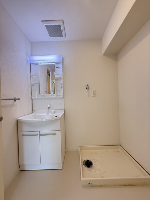 洗面設備　別部屋参考写真です
